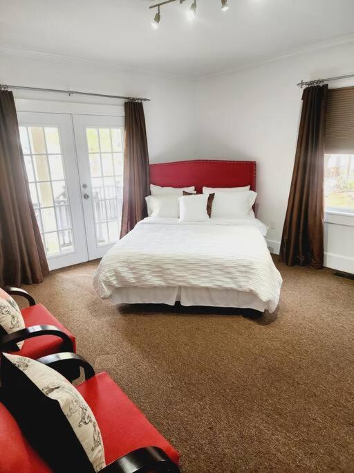 Charming And Comfortable! Medford Exterior foto